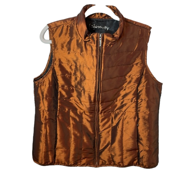 Relativity Brand ~ Lightweight and Warm Zip Up Shiny Vest - Picture 2 of 11